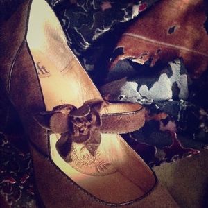 Sofft Maryjane suede pumps